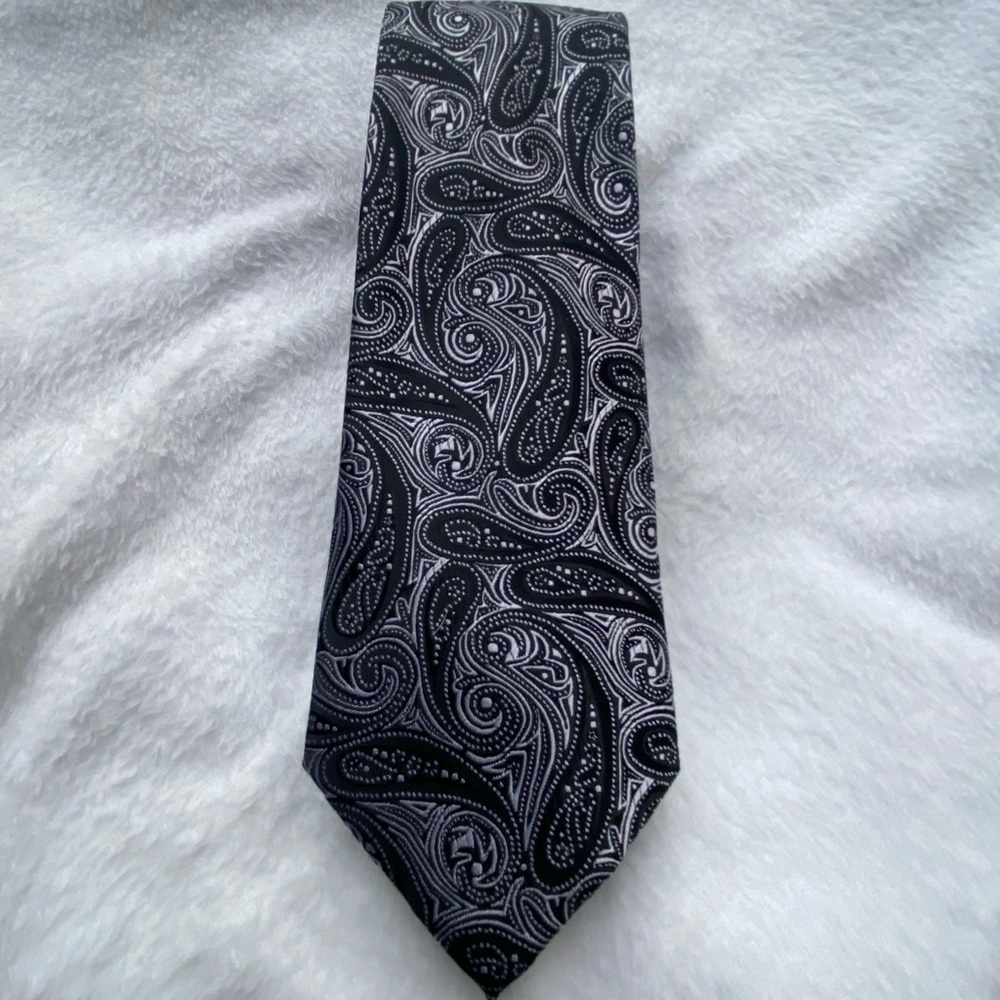Elegant Black and Gray Paisley Tie